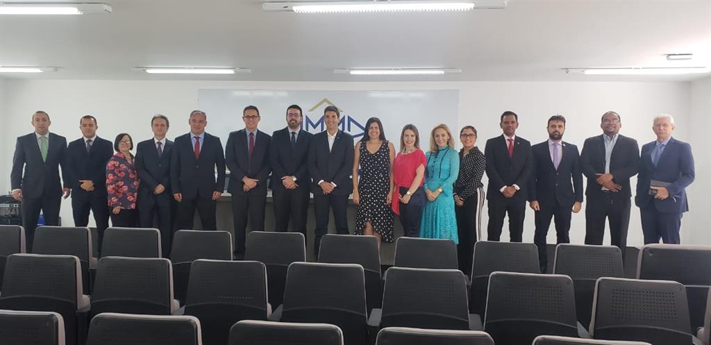 Deputado Eduardo Braide participa de debate com magistrados na AMMA