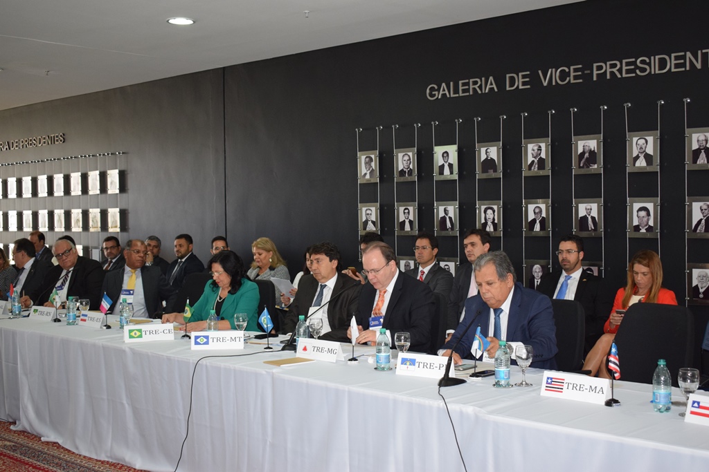 AMMA participa de reunião em Brasília sobre extinção de zonas eleitorais