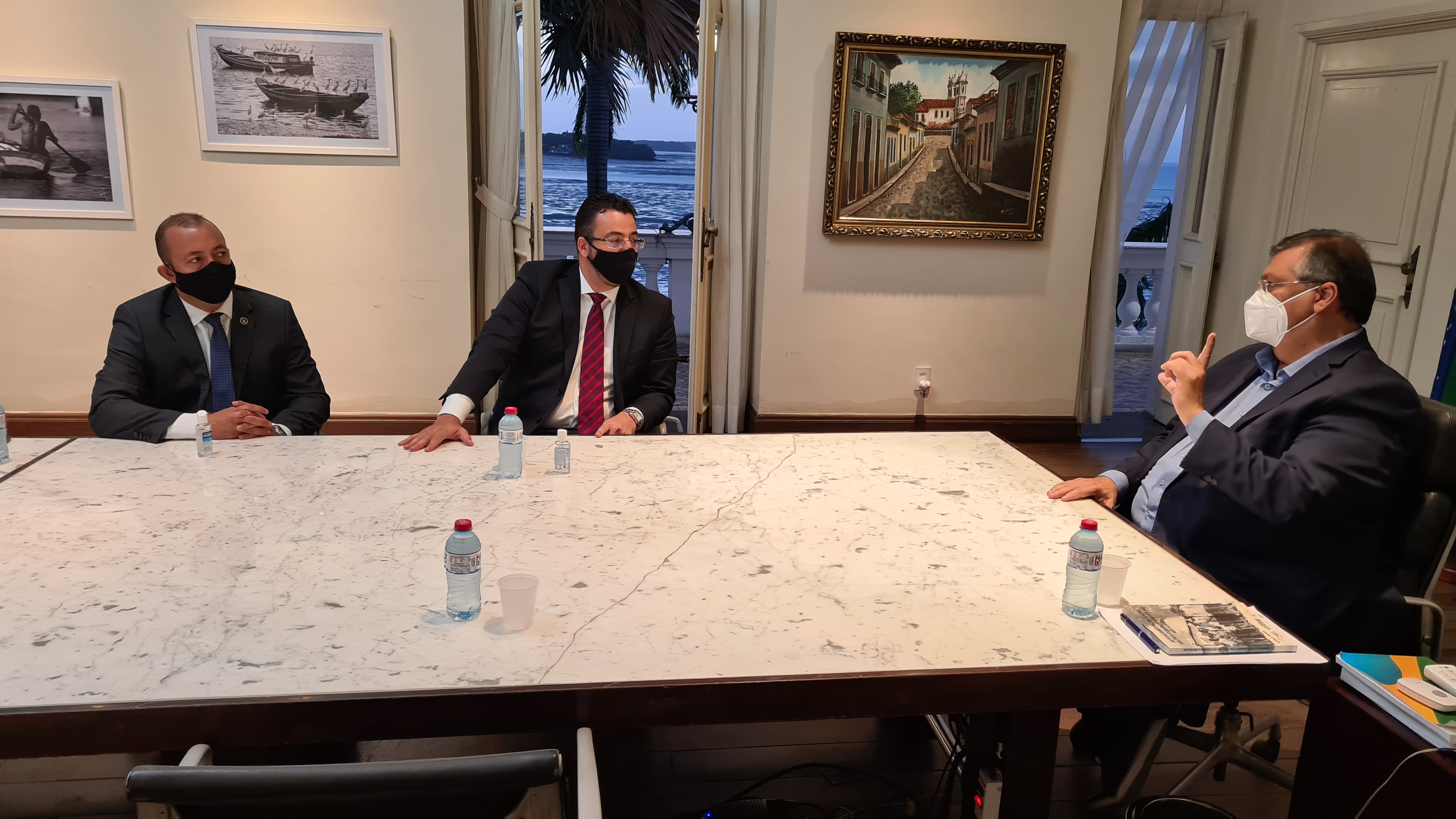 Diretores da AMMA visitam governador e reafirmam parceria institucional