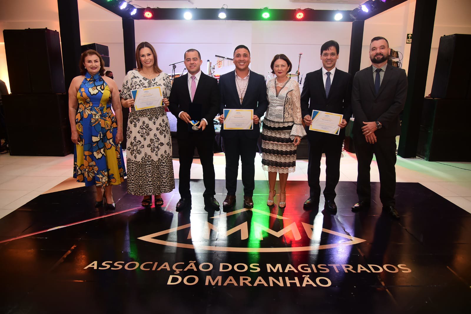 Congraçamento e muita animação em festa de premiação da Medalha Madalena Serejo aos magistrados (as) que se destacaram em 2021