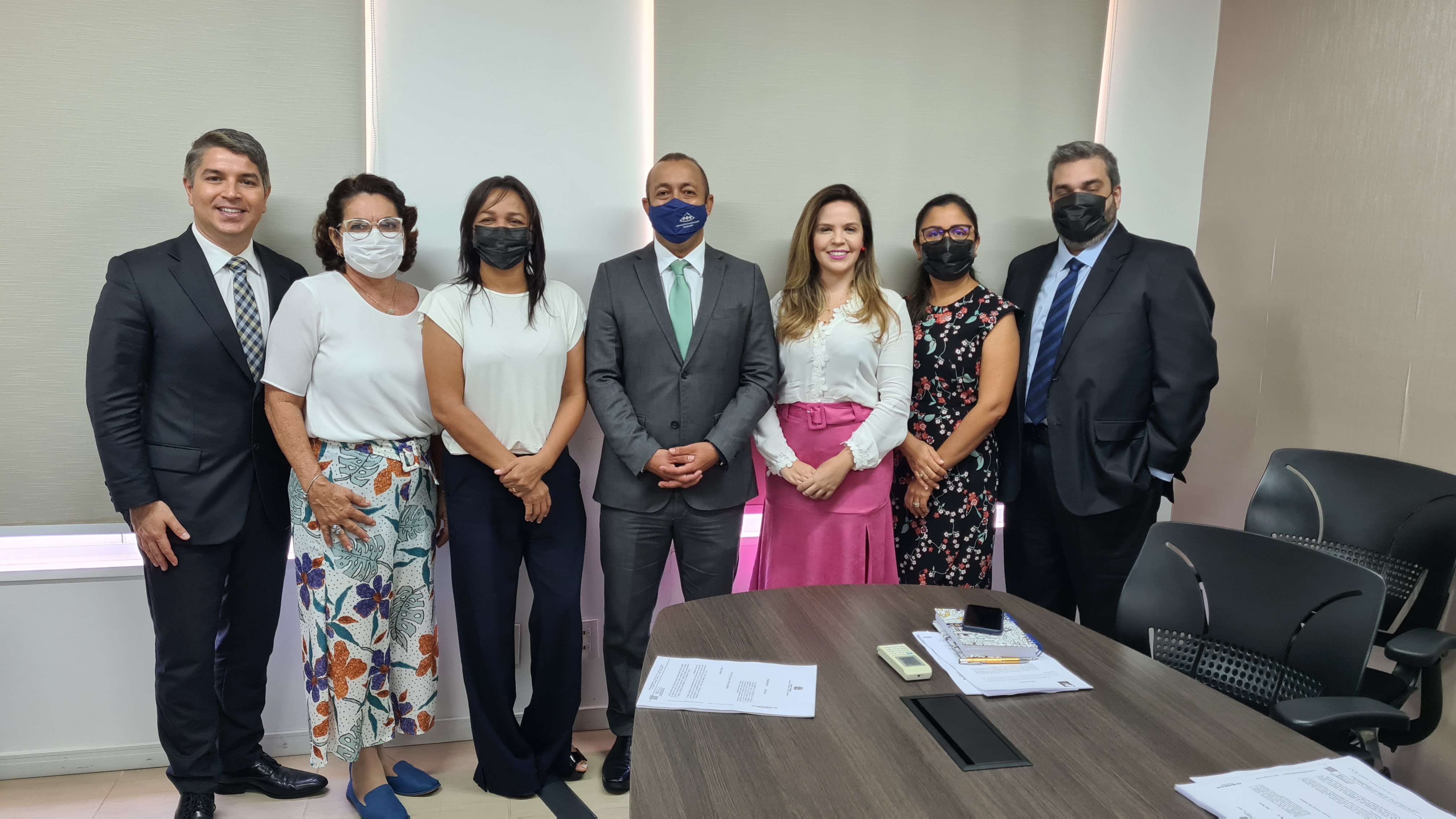 AMMA recebe a senadora Eliziane Gama para debater projetos de interesse da Magistratura que tramitam no Senado