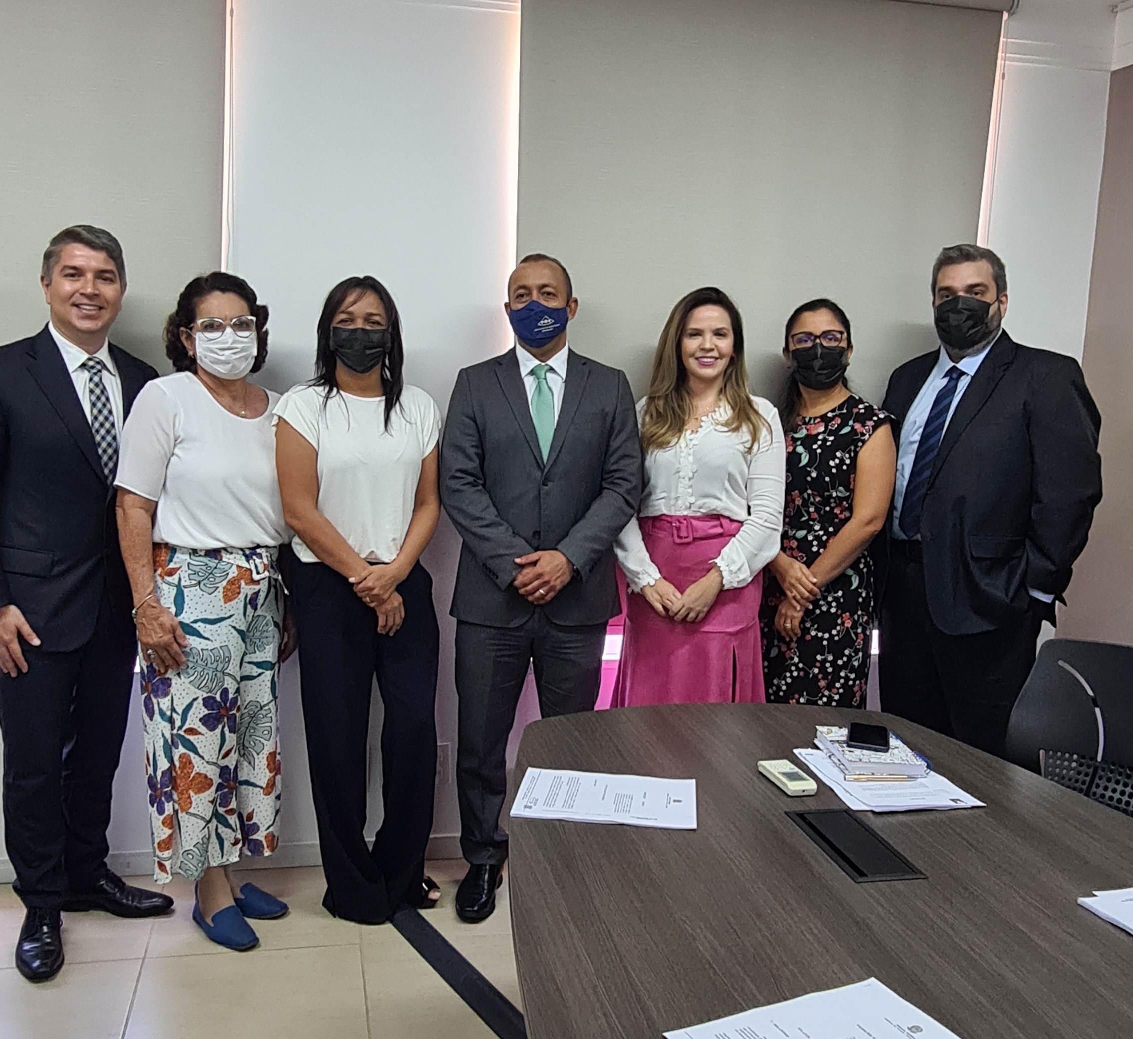 AMMA recebe a senadora Eliziane Gama para debater projetos de interesse da Magistratura que tramitam no Senado