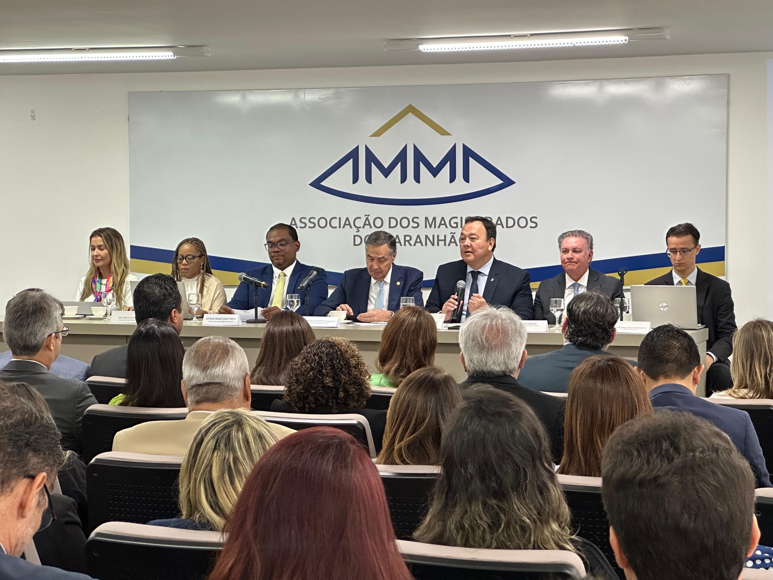 AMMA recebe evento “Diálogos da Magistratura” com presença do ministro Luís Roberto Barroso