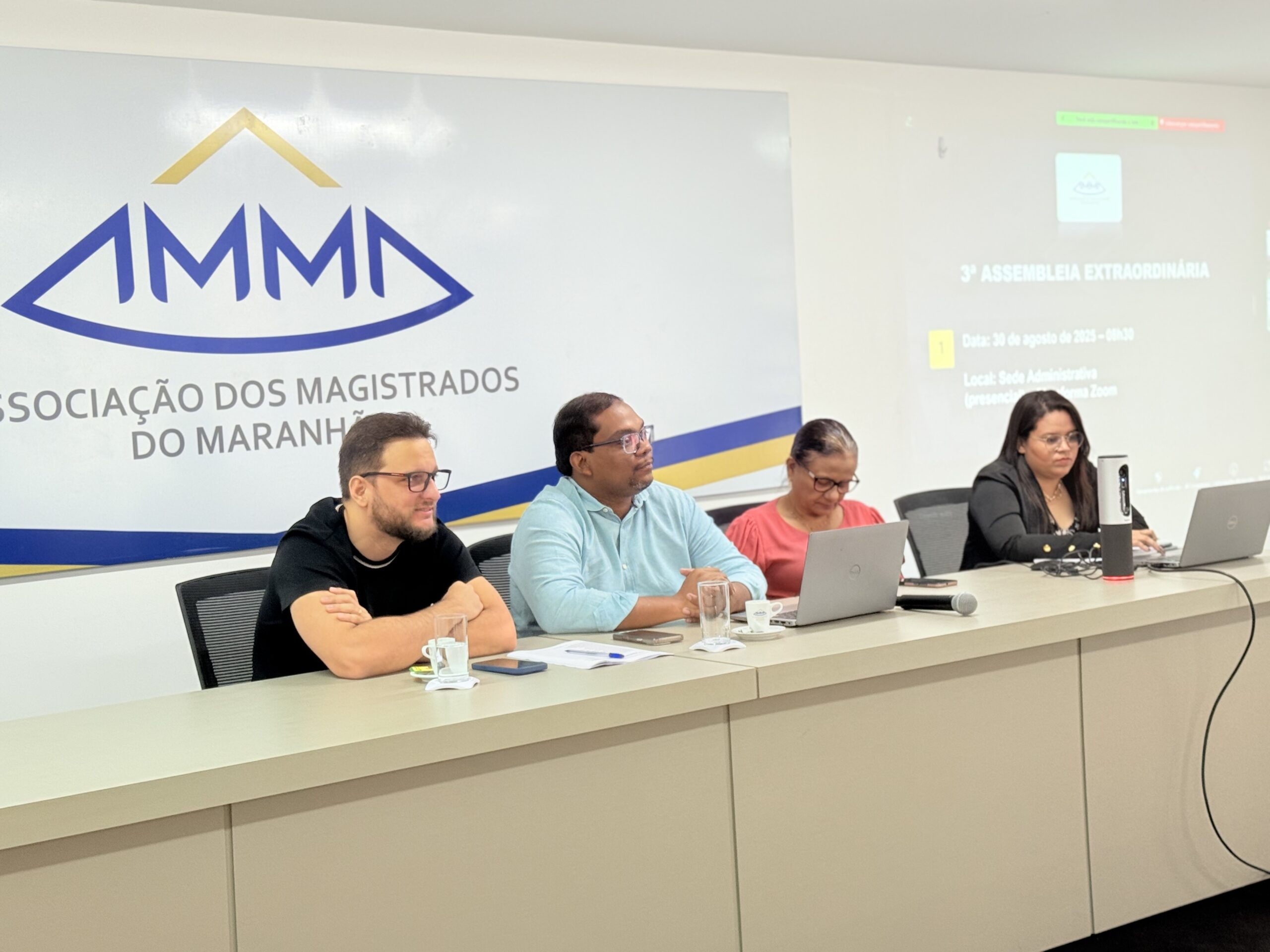 Associados e associadas deliberam sobre reajuste da mensalidade e manutenção do nome institucional durante Assembleia Geral Extraordinária da AMMA
